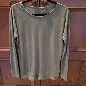 Nike Dri Fit Long Sleeve Sage Green T Shirt    Size Small